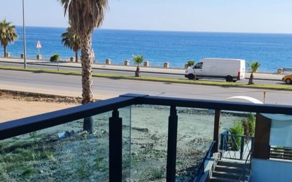 Kestel Alanya Tyrkia Beachfront 2-roms leilighet til salgs Emr 0305 1