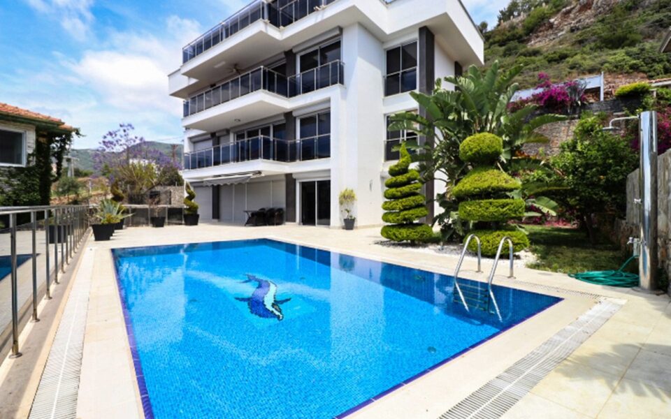 Alanya'da Satılık Deniz Manzaralı 8 Odalı Özel Villa Evler – EGV-0409