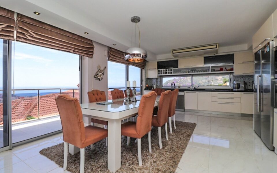 Alanya'da Satılık Deniz Manzaralı 8 Odalı Özel Villa Evler – EGV-0409