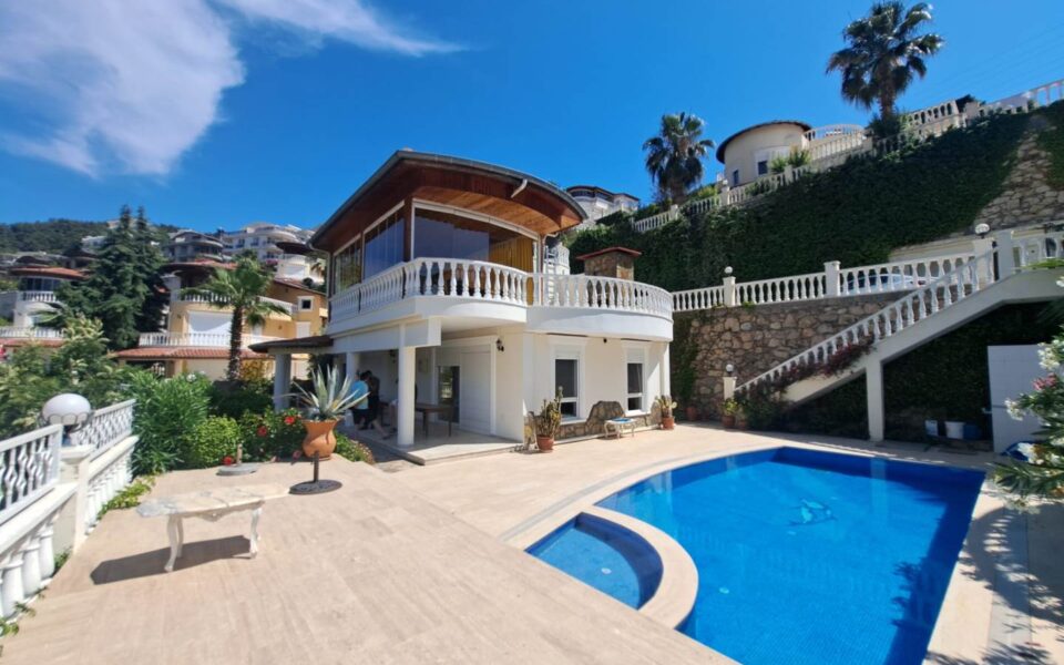 5 huonetta halvat yksityiskodit huvilat myytävänä Kargicak Alanya Turkki Vlk 1611 // 4