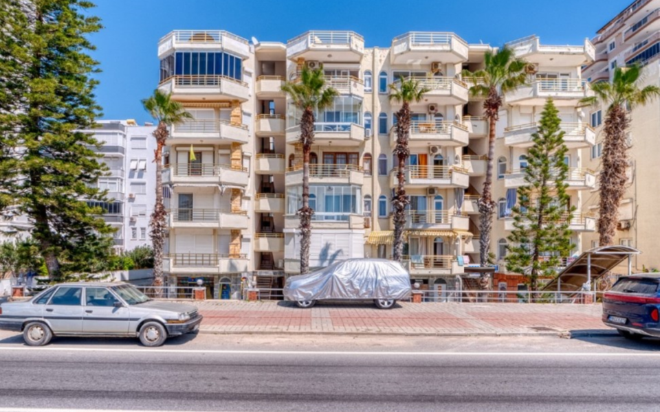 4 Værelser Mahmutlar Alanya Tyrkiet Beachfront Billig Lejlighed Til salg Dlm 0201 1