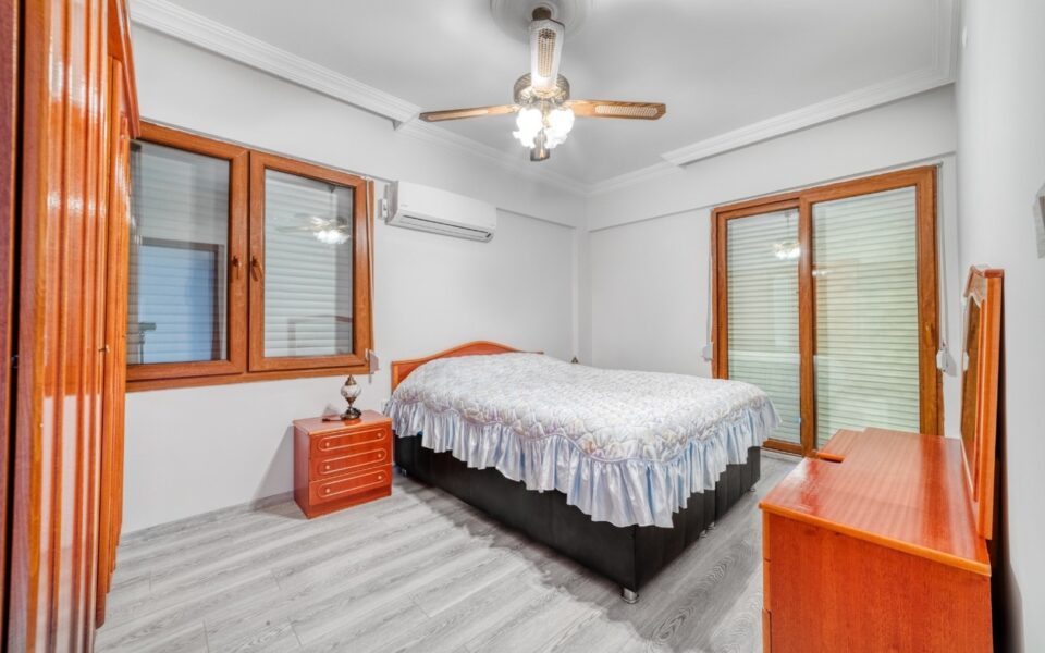 4 Værelser Mahmutlar Alanya Tyrkiet Beachfront Billig Lejlighed Til salg Dlm 0201 2
