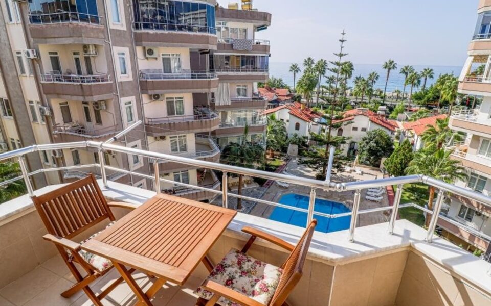 Billig 3-roms leilighet ved stranden til salgs i Mahmutlar Alanya Tyrkia Mng 0701 1