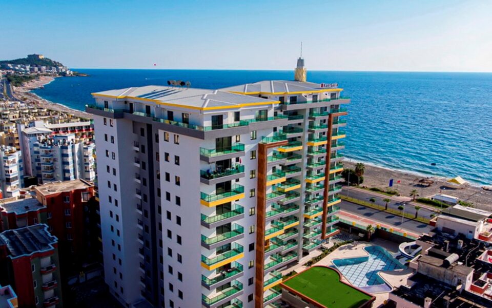 Havudsigt Beachfront 3 værelses lejlighed til salg i Mahmutlar Alanya Tyrkiet Uon 0801 1