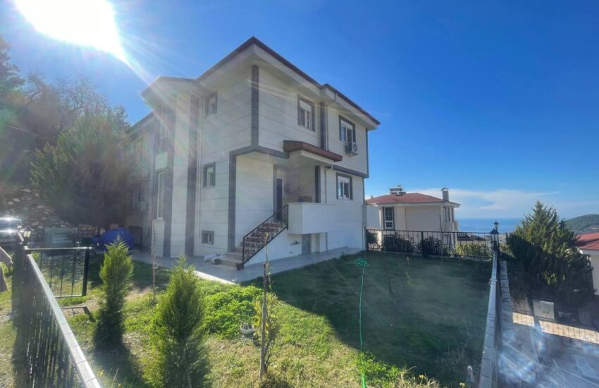 250 kvm 6 værelses triplex villa til salg i Bektas Alanya Tyrkiet Bnl 0204 3
