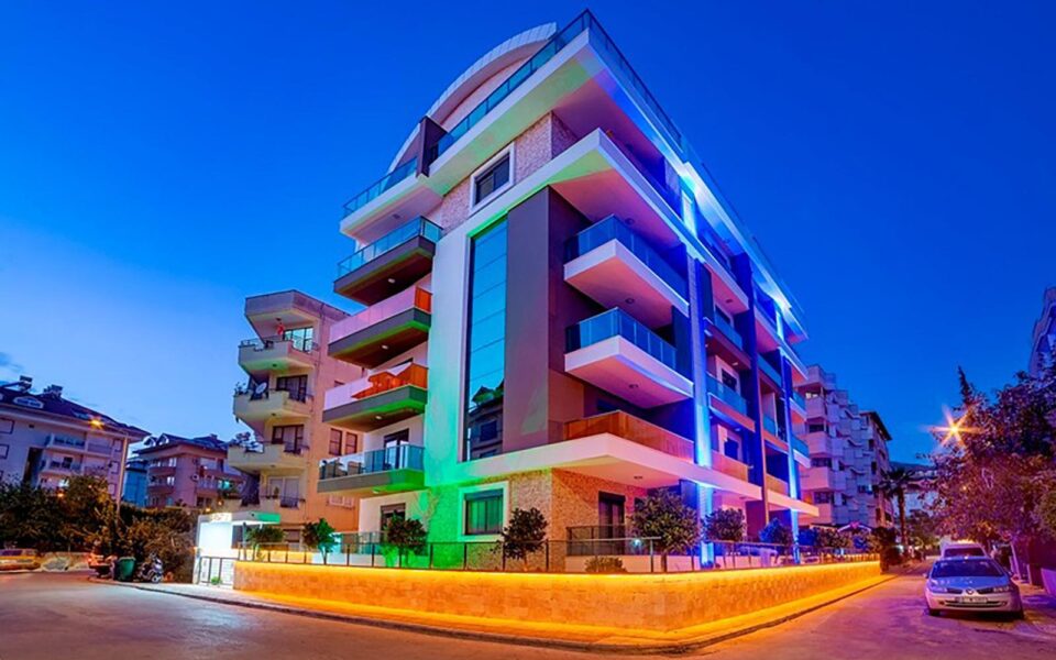 Paras hinta – 4 huoneen huoneisto myytävänä Alanya Centrum Turkissa-BTA-2404