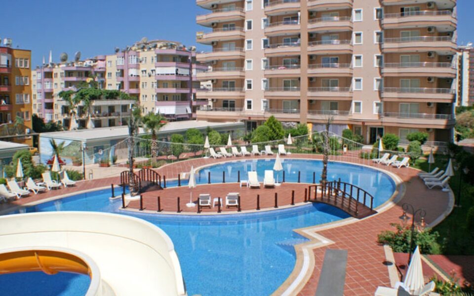 Edullinen 3 huoneen huoneisto myytävänä Mahmutlarissa Alanya Turkki Cmh 0804 12