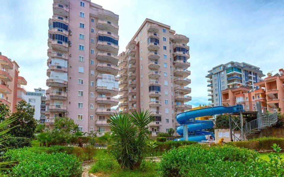 Edullinen 1 olohuone 2 makuuhuoneen 132 neliömetrin asunto Myynnissä Mahmutlarissa Alanya Mfm 2005 3