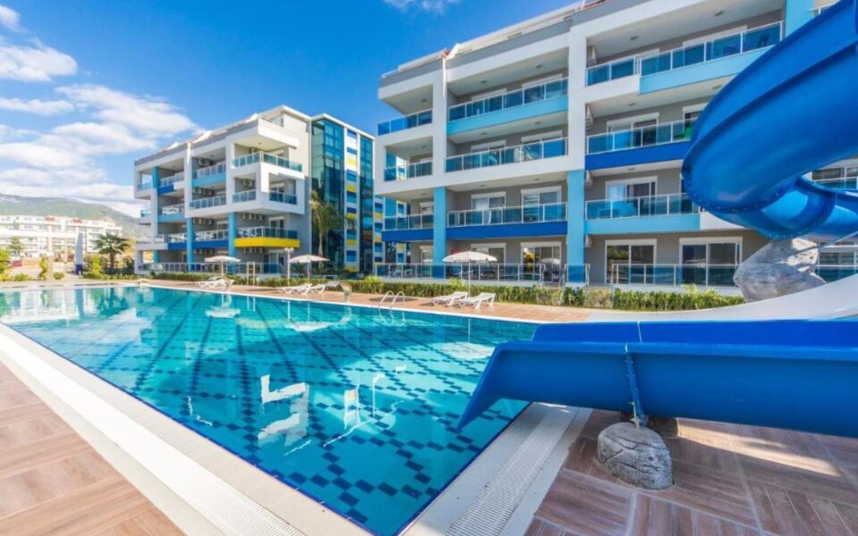 Nær stranden 3 rom duplex til salgs i Kestel Alanya Antalya Tyrkia – YKL-0607