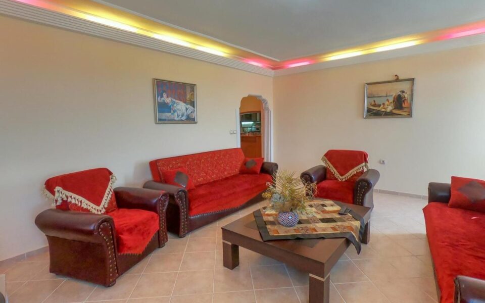 125 kvm billig 3 roms leilighet til salgs i Oba Alanya Antalya Tyrkia-BRO-0308