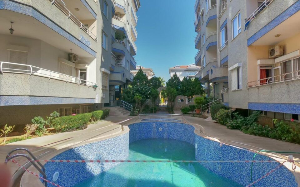 125 kvm billig 3 roms leilighet til salgs i Oba Alanya Antalya Tyrkia-BRO-0308