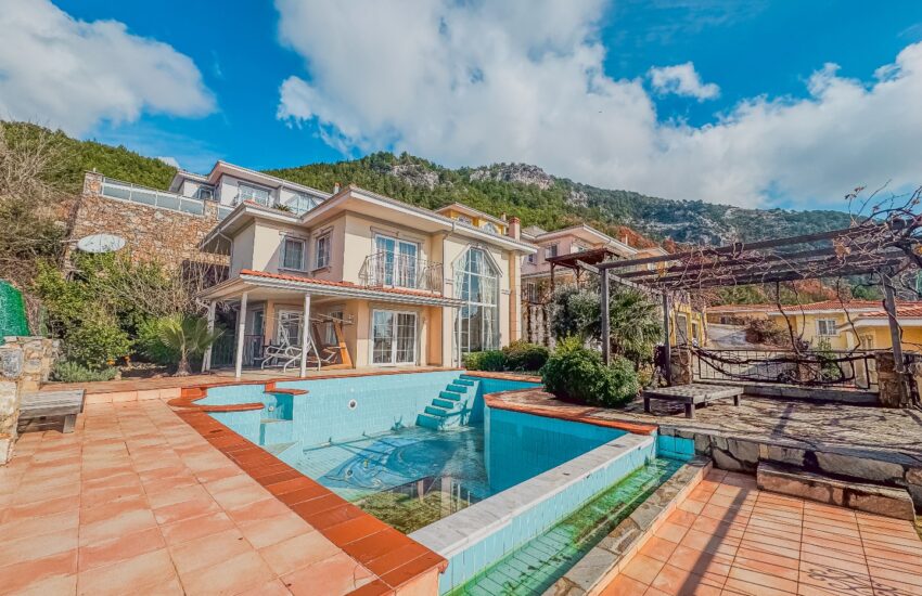 Tyrkisk statsborgerskap 5 roms villa til salgs i Alanya Tyrkia Tvp 0708 10