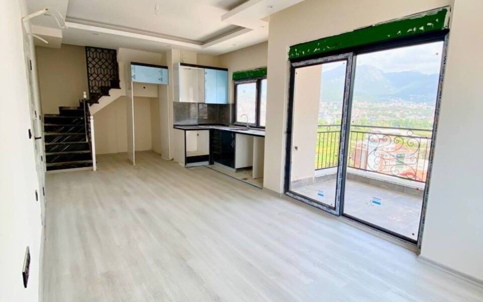 3 roms billig duplex til salgs i Oba Alanya Tyrkia – CTM-0109