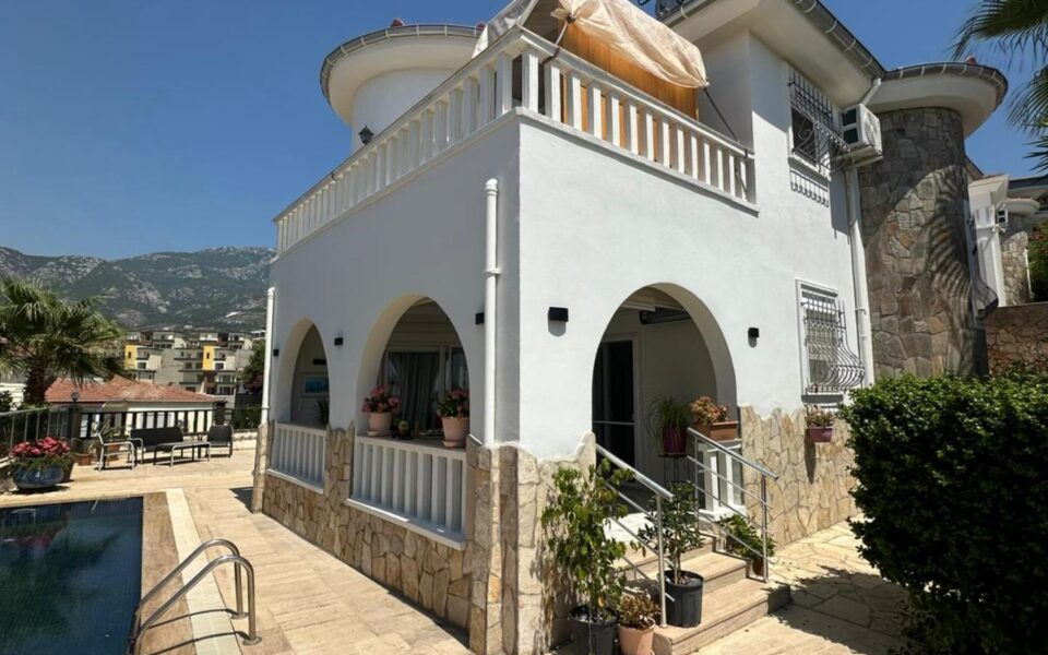 MNK-2710 – 160 kvm 4-rums privata hem Villa till salu i Kargicak Alanya Turkiet