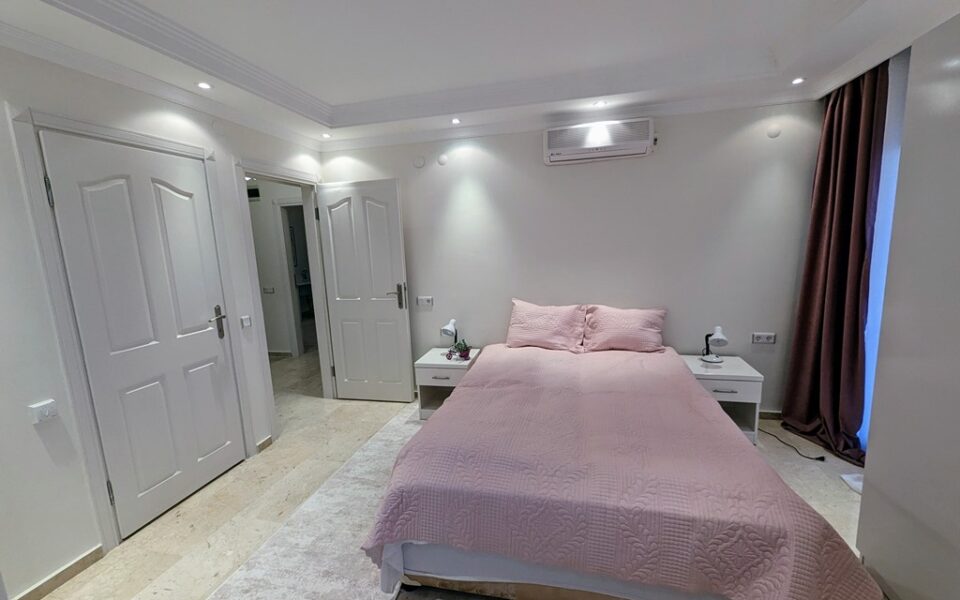 200 m² großes 4-Zimmer-Villenhaus zum Verkauf in Kargicak, Alanya, Türkei, 199.000 Euro