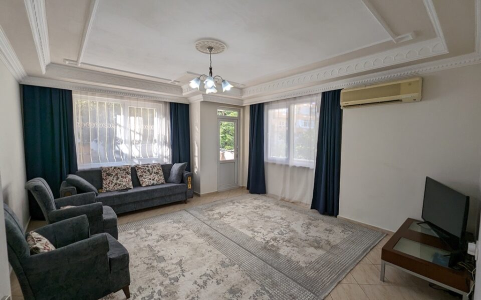 3 Schlafzimmer, 1 Wohnzimmer, insgesamt 4 Zimmerwohnung zum Verkauf, Alanya Centrum – 99999 Euro