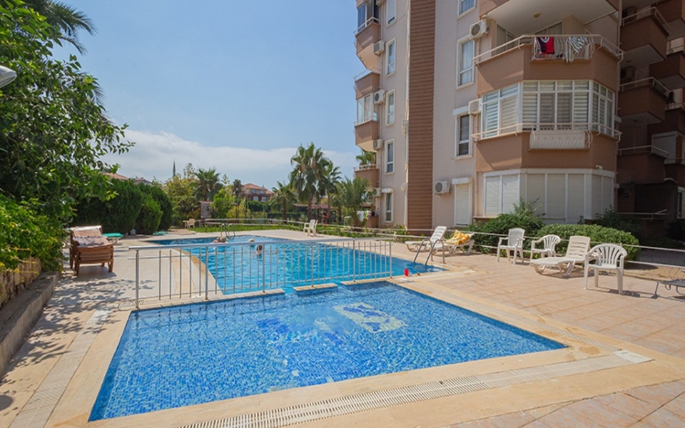 Günstige 3-Zimmer-Wohnung direkt am Strand zum Verkauf in Tosmur Alanya – 115.000 Euro