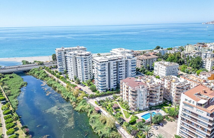 Bedste pris 3 værelses lejlighed ved stranden til salg i Alanya Tosmur – 110000 Euro